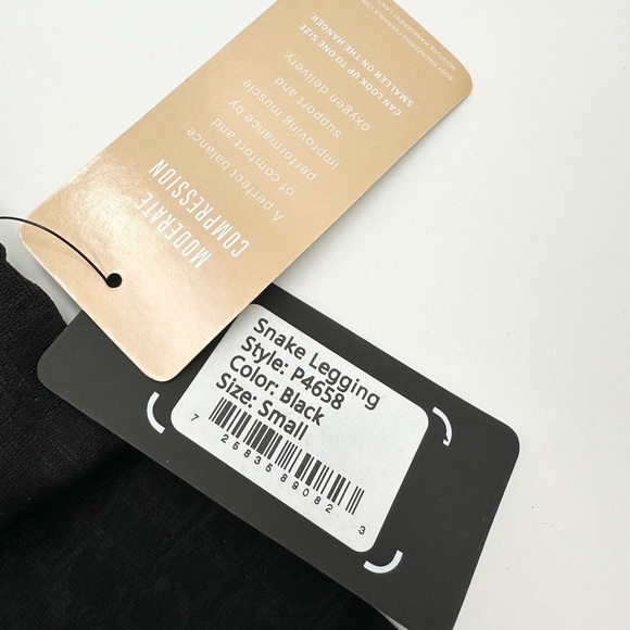 Nux Snake Printed Black Leggings - Picture 10 of 10